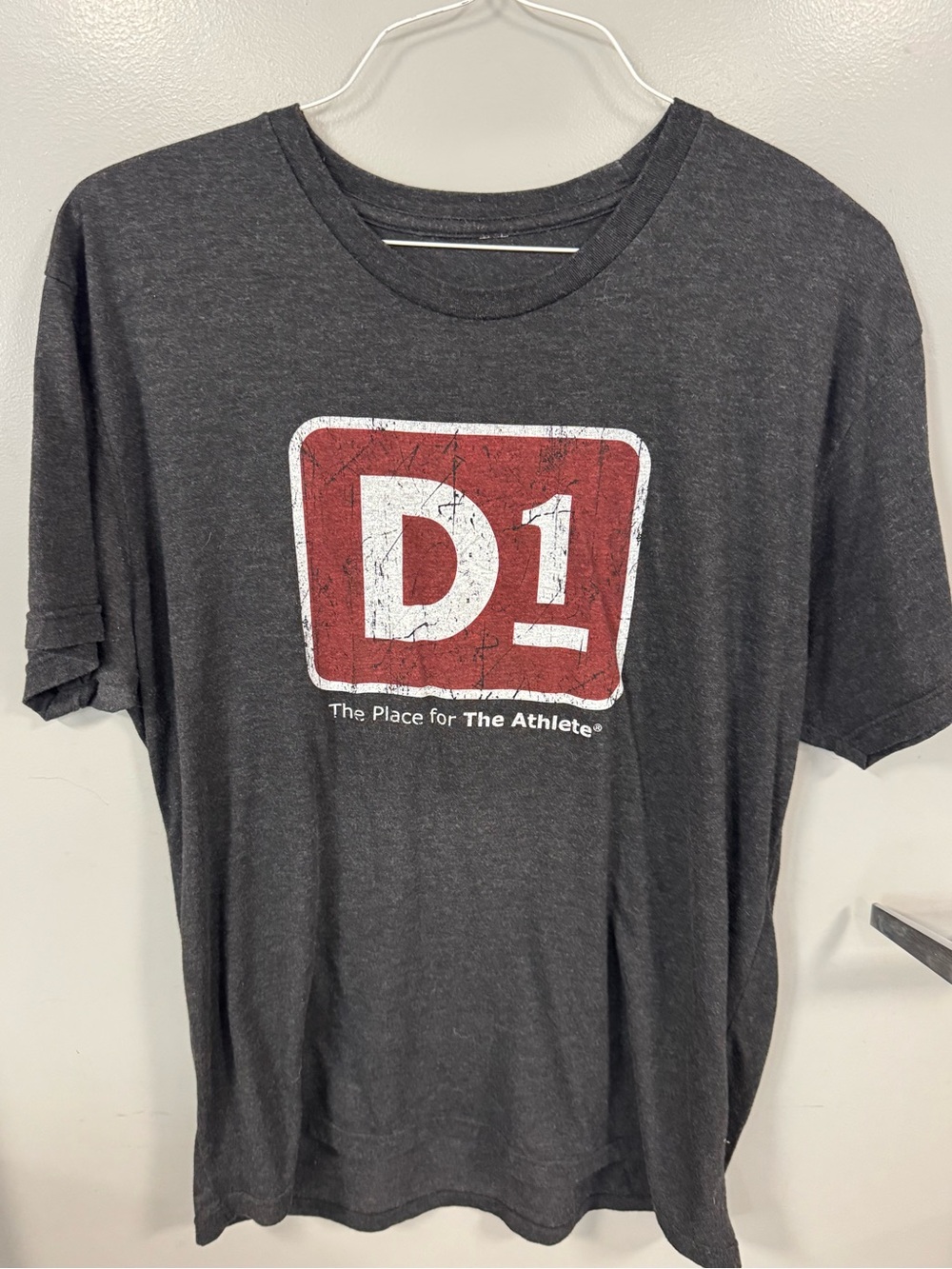 D1 Men's Charcoal Graphic Tee - Red Logo